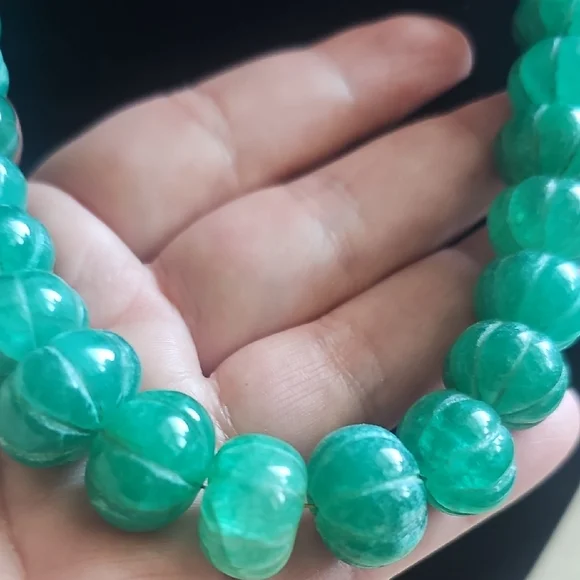 Green Beaded Necklace and Earrings Set by - Picture 9 of 9